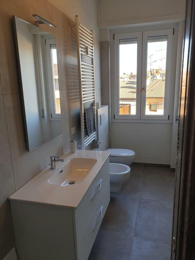 Sun Lake Apartments Desenzano del Garda Kültér fotó